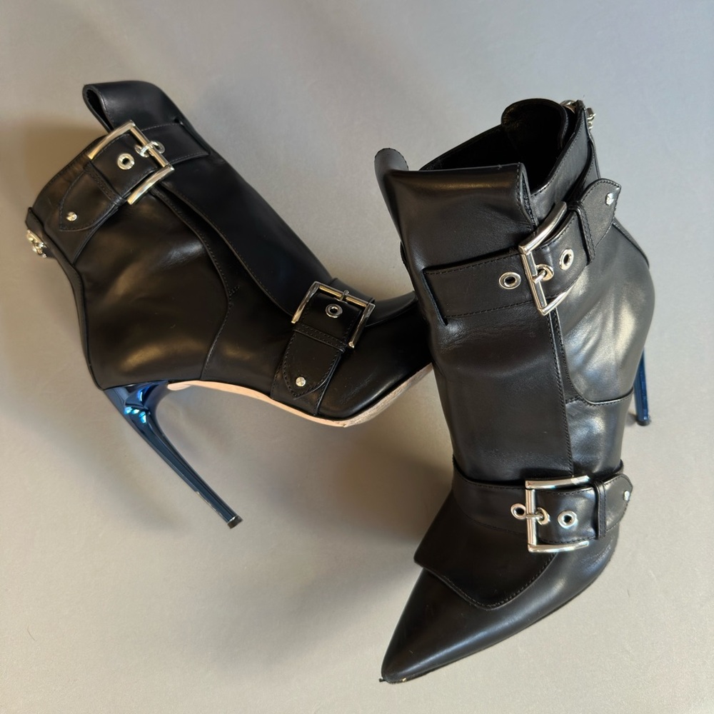 Unique Alexander McQueen heeled ankle boots — GREAT SHAPE free bag and box!
